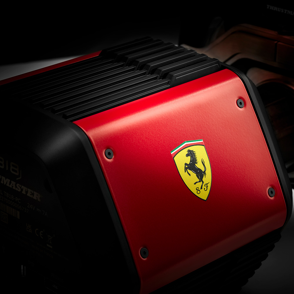 Thrustmaster T818 Ferrari SF1000 Simulator - Direct Drive, Volante Force  Feedback per Simulazioni di Guida per PC, su Licenza Ufficiale Ferrari - AK  Informatica